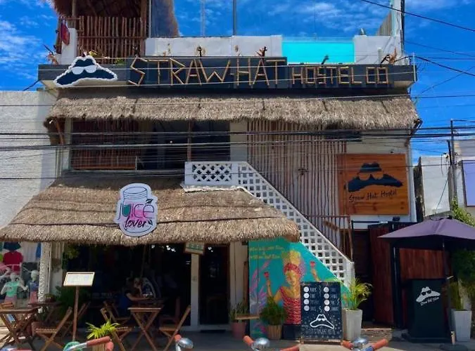 Albergue: Straw Hat Hostel & Rooftop Bar